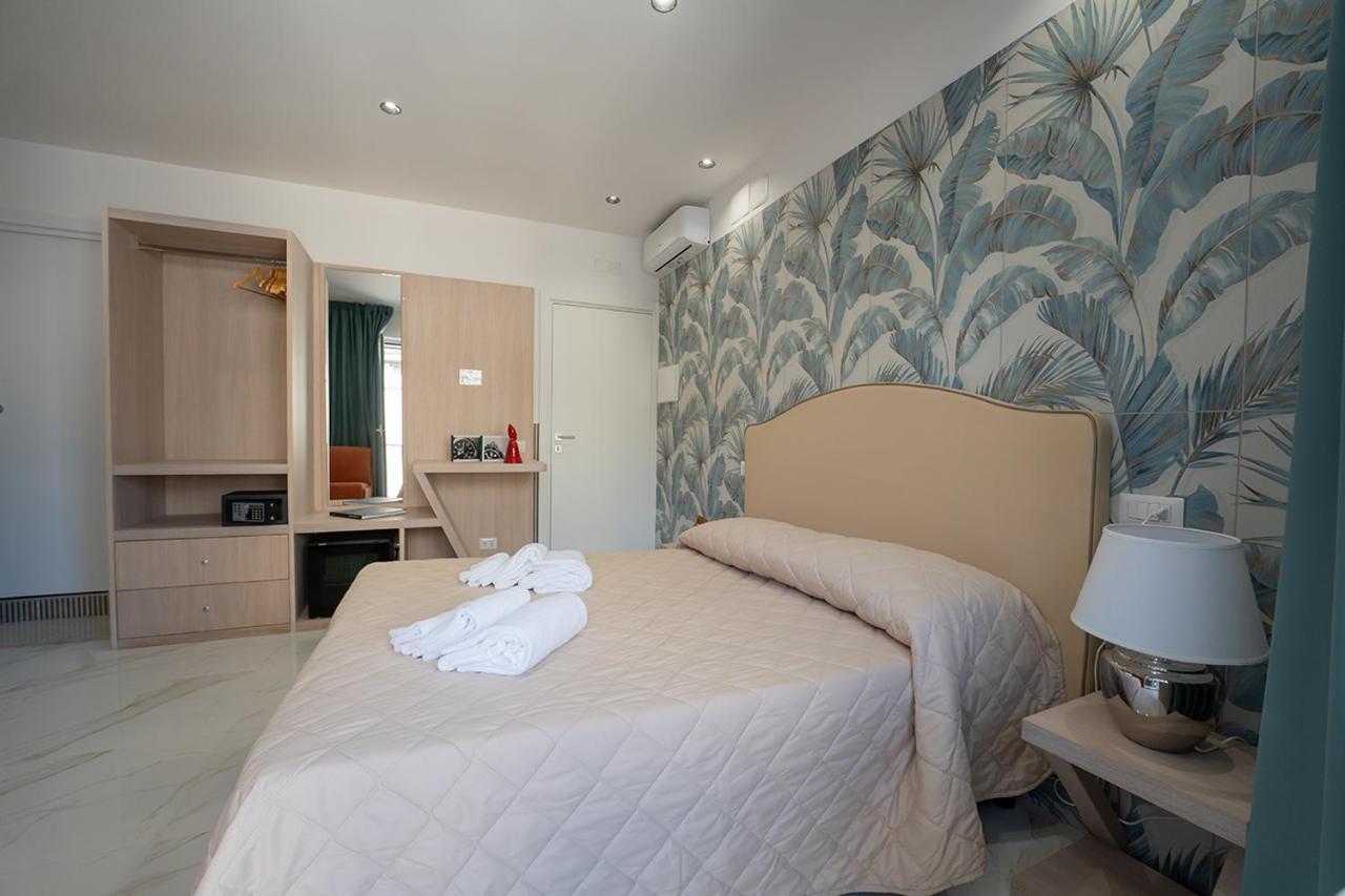Greros H. Rooms Napoli Centro By Clapa Group Dislocated Hospitality Zewnętrze zdjęcie