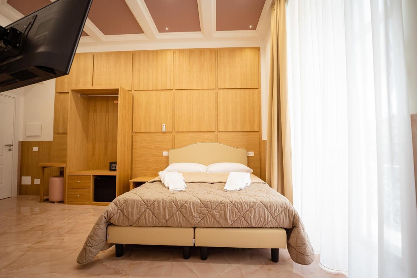 Greros H. Rooms Napoli Centro By Clapa Group Dislocated Hospitality Zewnętrze zdjęcie